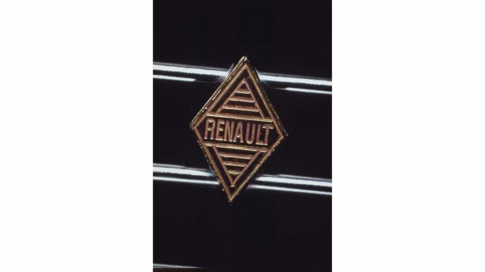 Αλλάζει το σήμα της και η Renault 